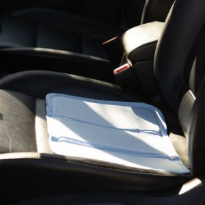 Kühlmatte als Sitzauflage im Auto